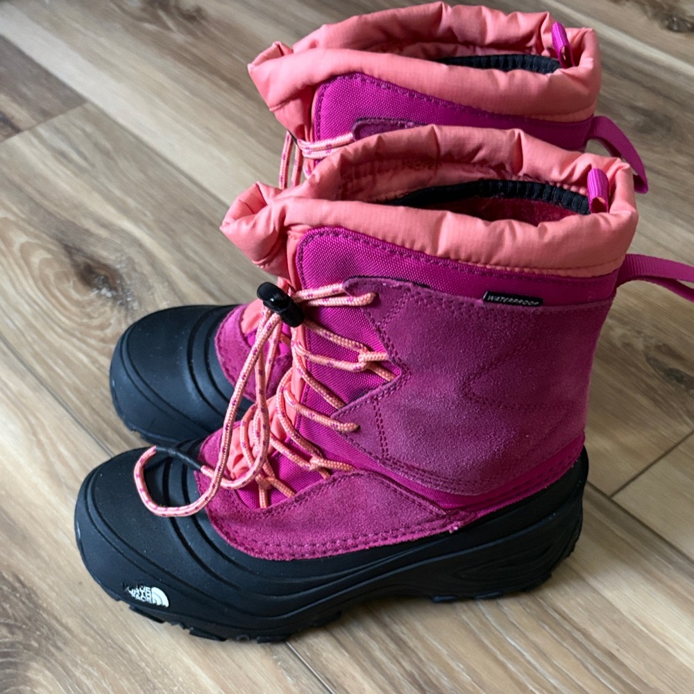 The North Face Kids Snow Boots - warm and waterproof!